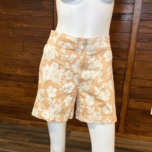 JACHS Girlfriend Tan and White Floral Women's Bermudas